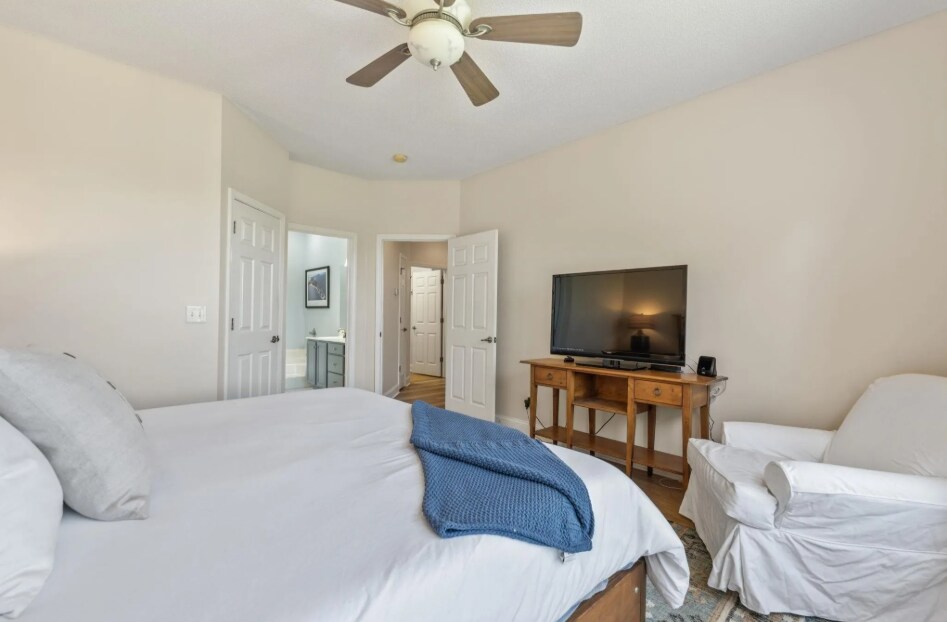 Building Photo - 136 Regency Dr