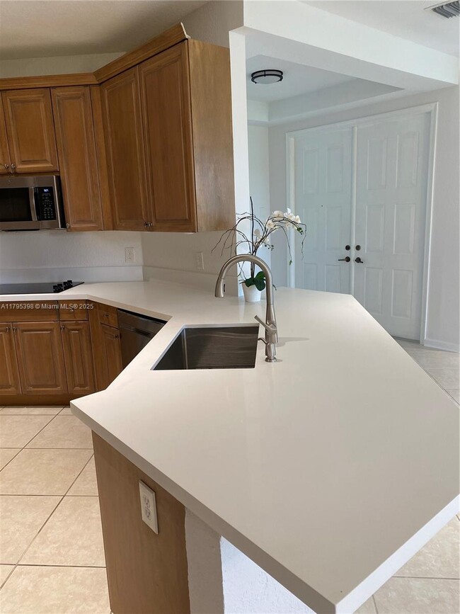 Building Photo - 2697 Center Ct Dr