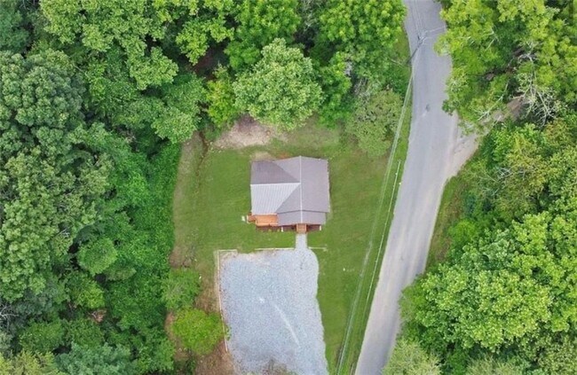 Building Photo - 165 Corbin Hill Rd
