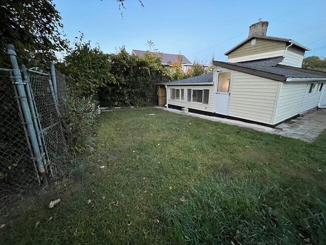 Building Photo - 1707 Cherry Way