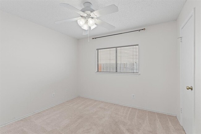 Building Photo - 1353 Lakeside Loop