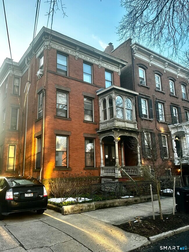 Building Photo - 95 Olive St