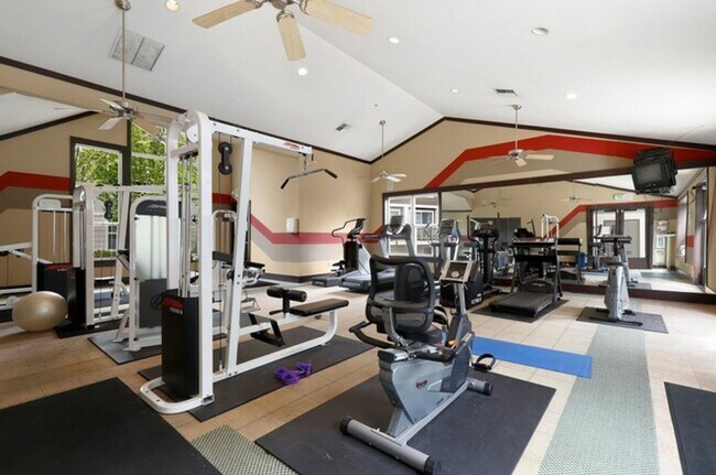 Building Photo - Spacious 2-Bed, 2-Bath Townhome Near Lynnwood & Mill Creek – Modern Comfort & Prime Location!