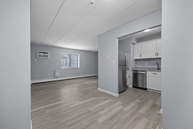 Building Photo - 141 Commercial St