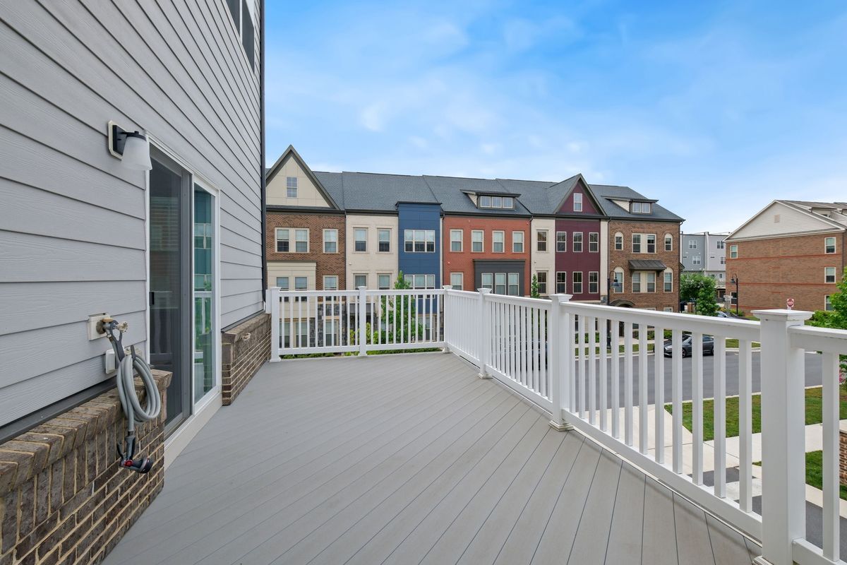 Building Photo - 143 Rubens Dr