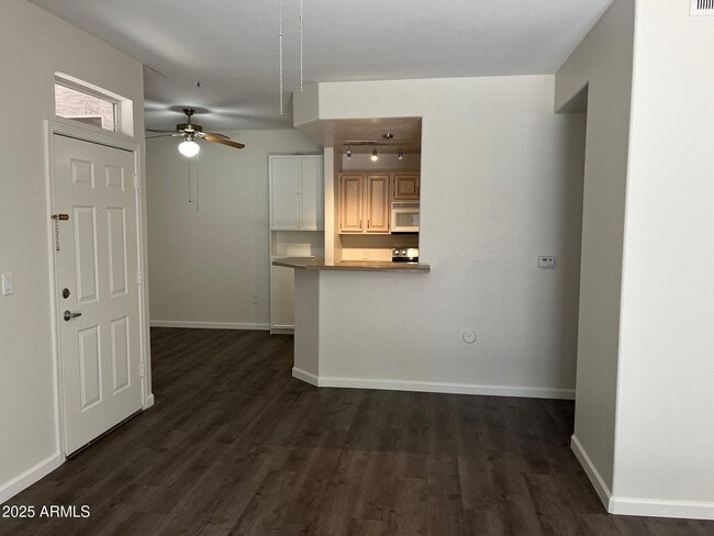 Building Photo - 11375 E Sahuaro Dr