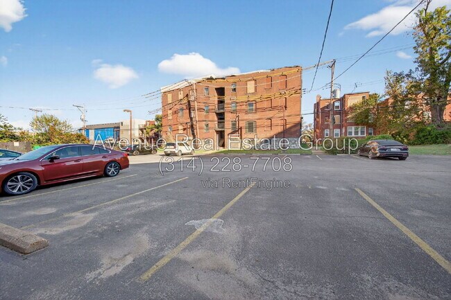 Building Photo - 5559 Pershing Ave
