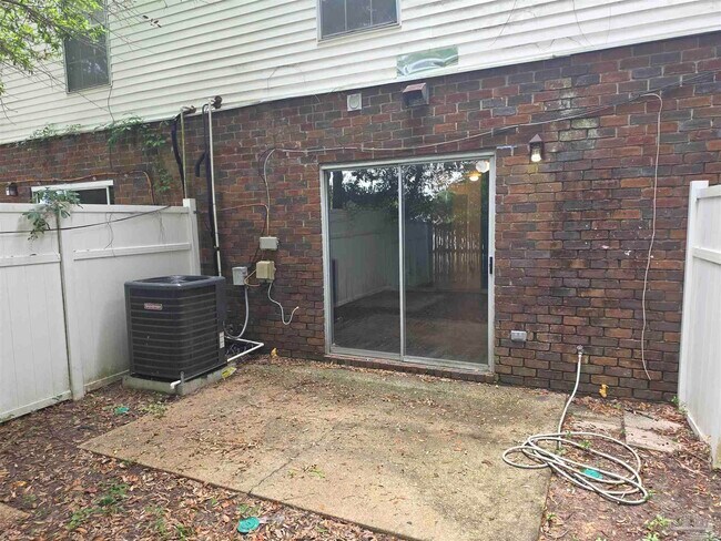 Building Photo - 3041 Belle Meade Dr