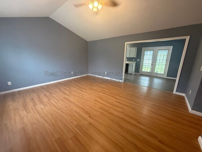 Building Photo - 208 Hammond Dr