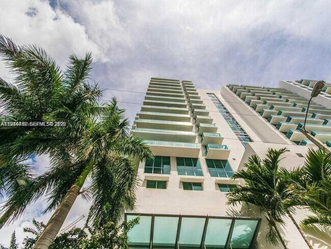 Building Photo - 333 NE 24th St