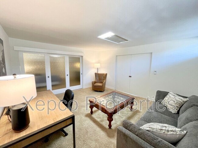 Building Photo - 76675 Sandpiper Dr