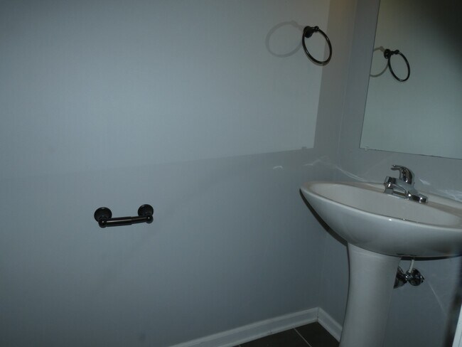 Building Photo - 9519 N Baltimore Ave