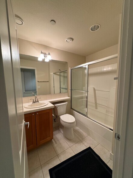 Building Photo - 179 Cahill Park Dr