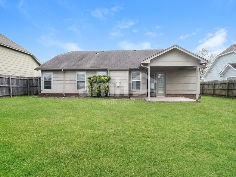 Building Photo - 20233 E 43rd Pl S