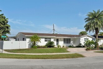 Building Photo - 6304 SW 93rd Pl