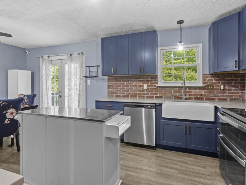 Building Photo - 2007 Robert Bowie Dr