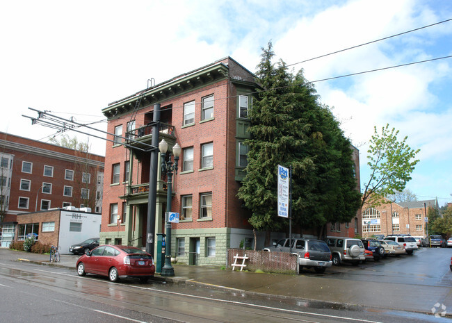 Building Photo - Pine Cone Apartments