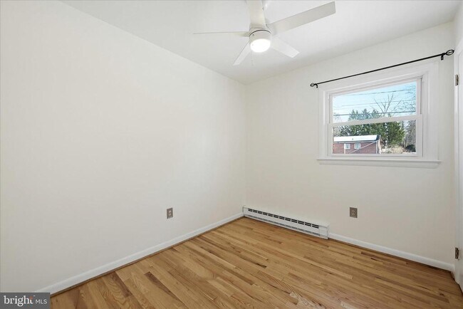 Building Photo - 311 S Buckmarsh St