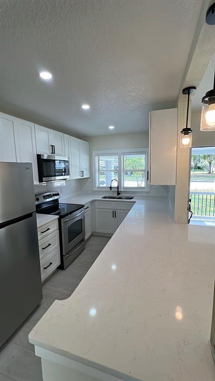 Building Photo - 715 S Clyde Ave