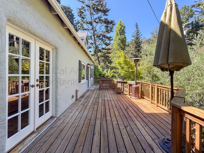 Building Photo - 7352 Saroni Dr