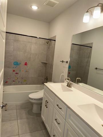 Building Photo - 5534 Capilano Ct