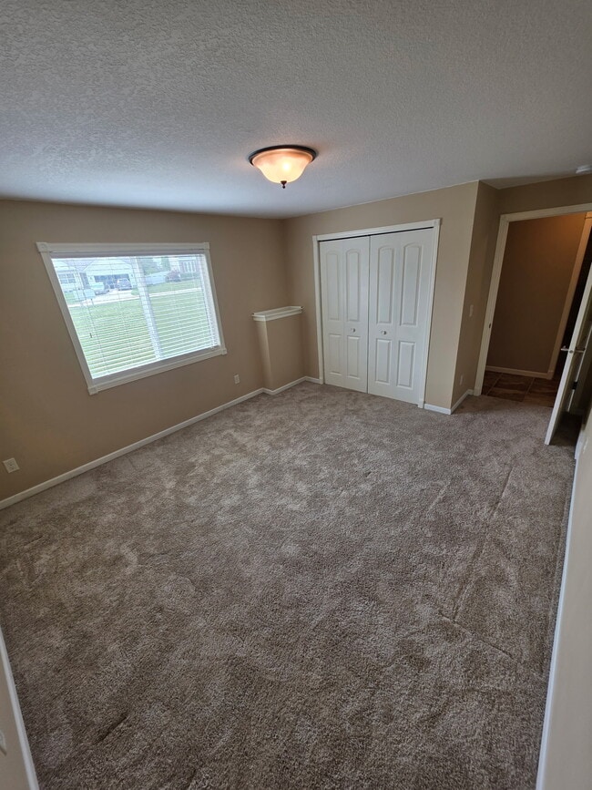 Building Photo - 487 Battle Creek Dr
