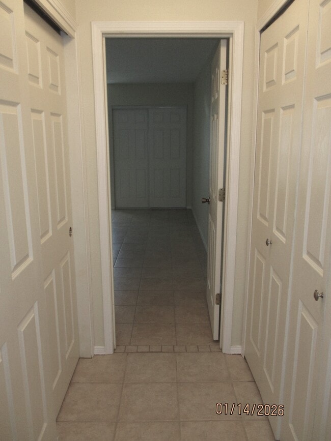 Building Photo - 1409 Alder Dr NE