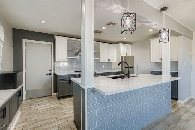 Building Photo - 419 Ilmenite Way