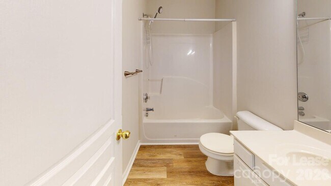 Building Photo - 5545 Seths Dr
