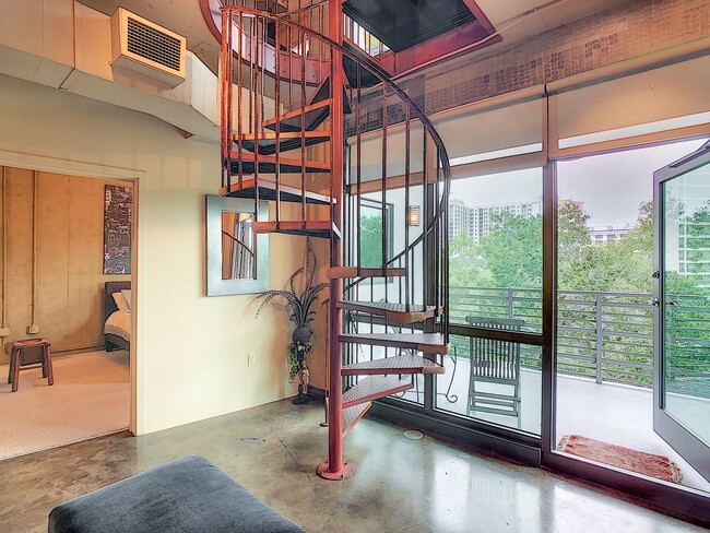 Building Photo - Stunning 4 Bedroom Multi-Level Loft Condo ...