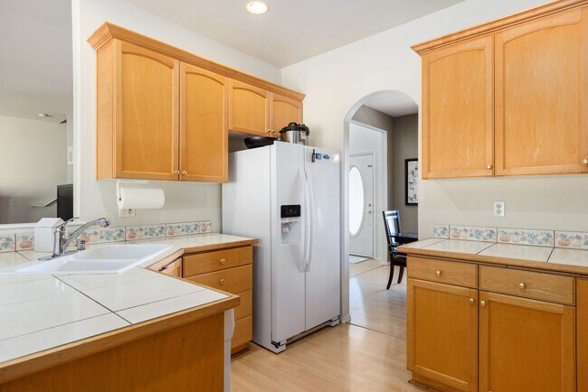 Building Photo - 3 Bd., 2.5 B., home near Barkley Village s...