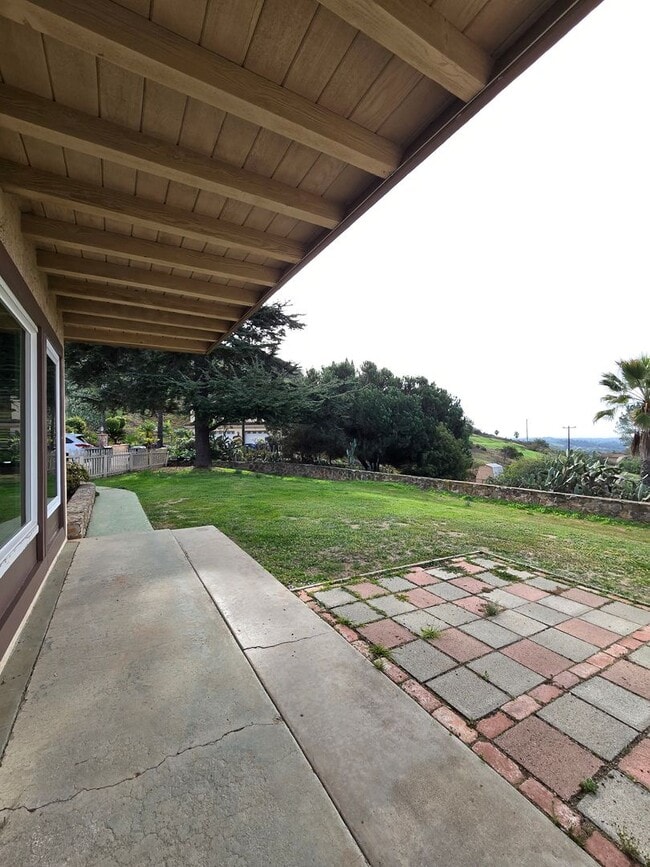 Building Photo - 3-Bedroom Home with Indoor Laundry and Ocean View