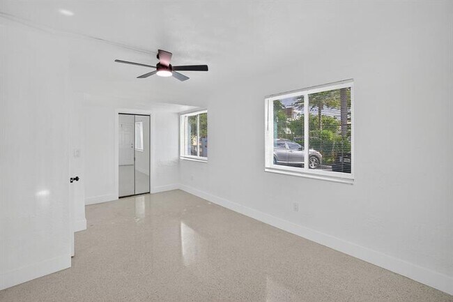 Building Photo - 1821 Middle River Dr