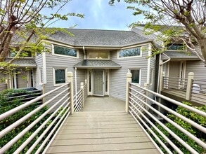 Building Photo - 14051 Queens Harbor Rd