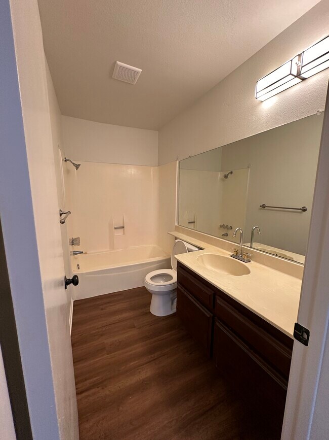 Building Photo - 43379 Martini Ct