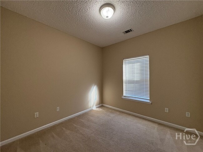 Building Photo - 37 Ross Way