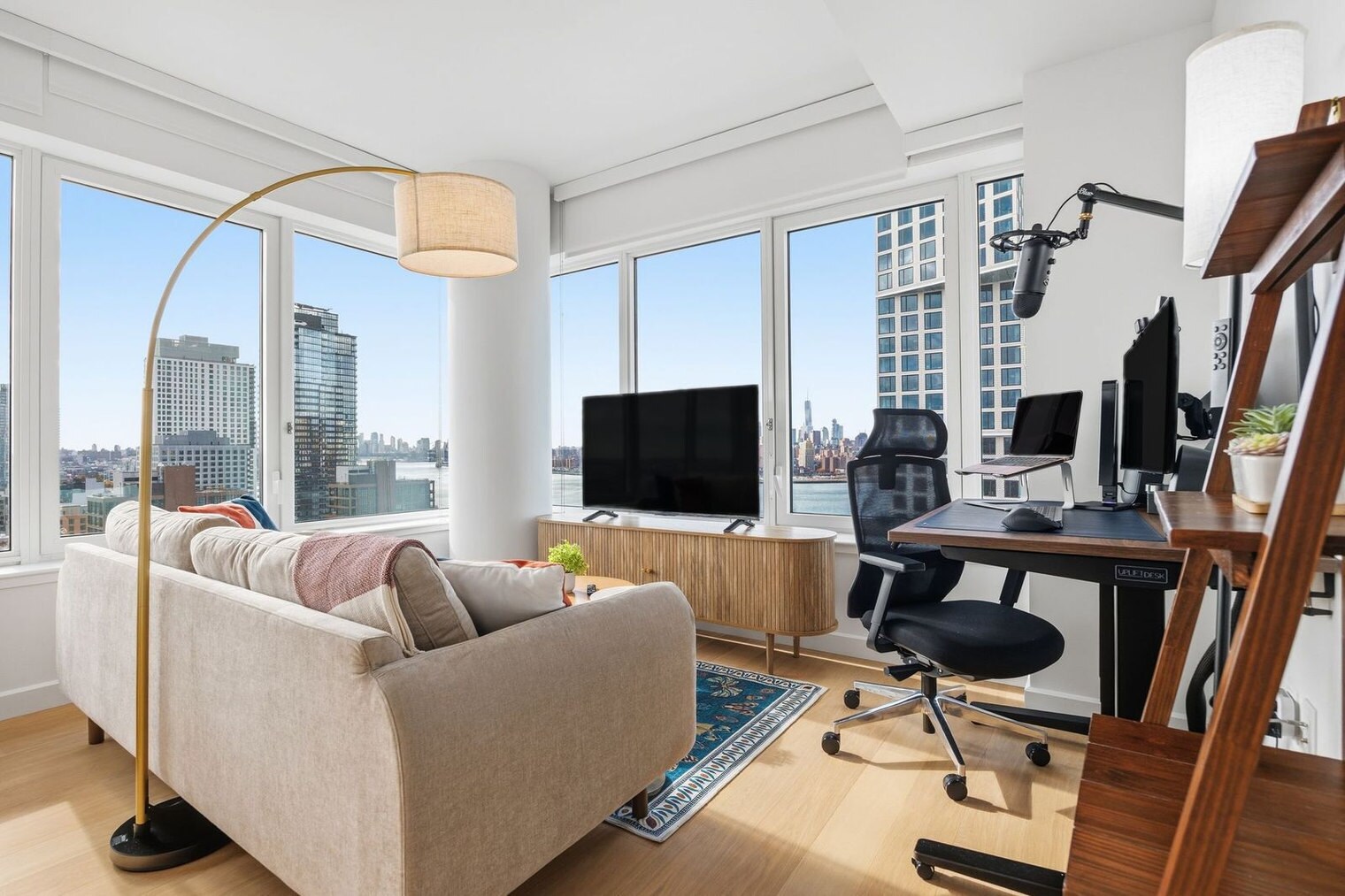 Building Photo - 16 Dupont St