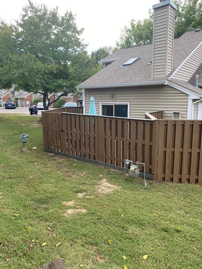 Building Photo - 324 Yorkshire Cir