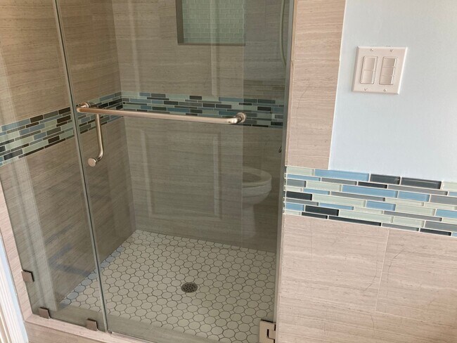 Building Photo - Santa Monica 3bd 2ba