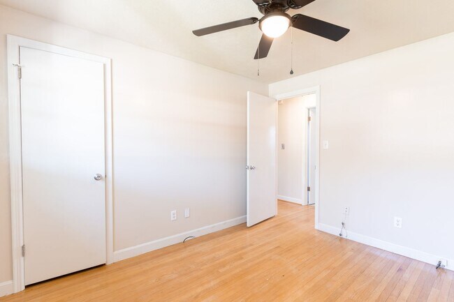 Building Photo - Welcome to this charming 3-bedroom, 2 full...