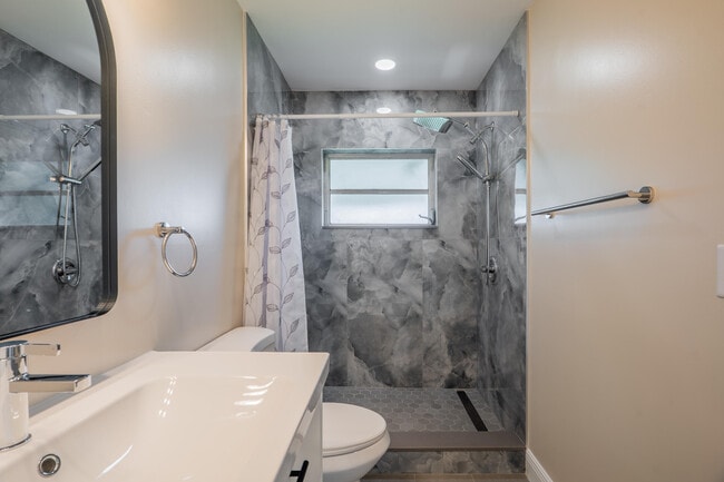 Building Photo - 14339 Canalview Dr