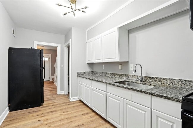 Building Photo - 3417 Cliftmont Ave