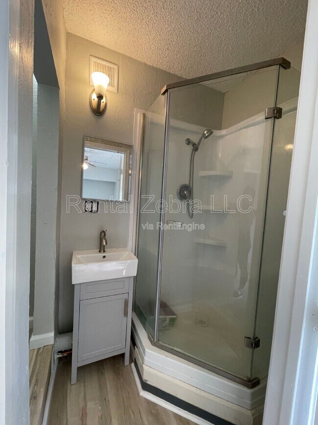 Building Photo - 343 Arlen Dr