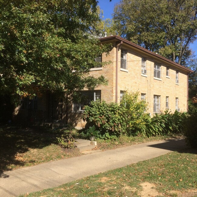 Front exterior - 319 Ridgedale Rd