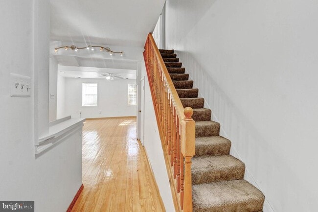 Building Photo - 470 Ridge St NW