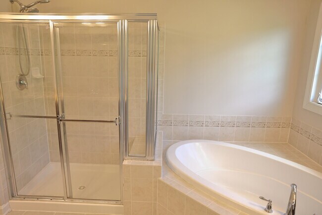 Master Bathroom 2 - 18 Sharpstead Ln