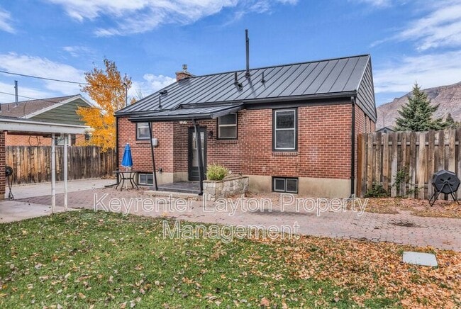 Building Photo - 1687 Rushton St