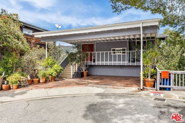 Building Photo - 2843 Lambert Dr