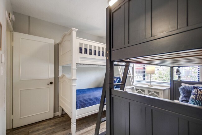 Building Photo - Charming Mission Beach Condo – Steps from the Bay & Beach