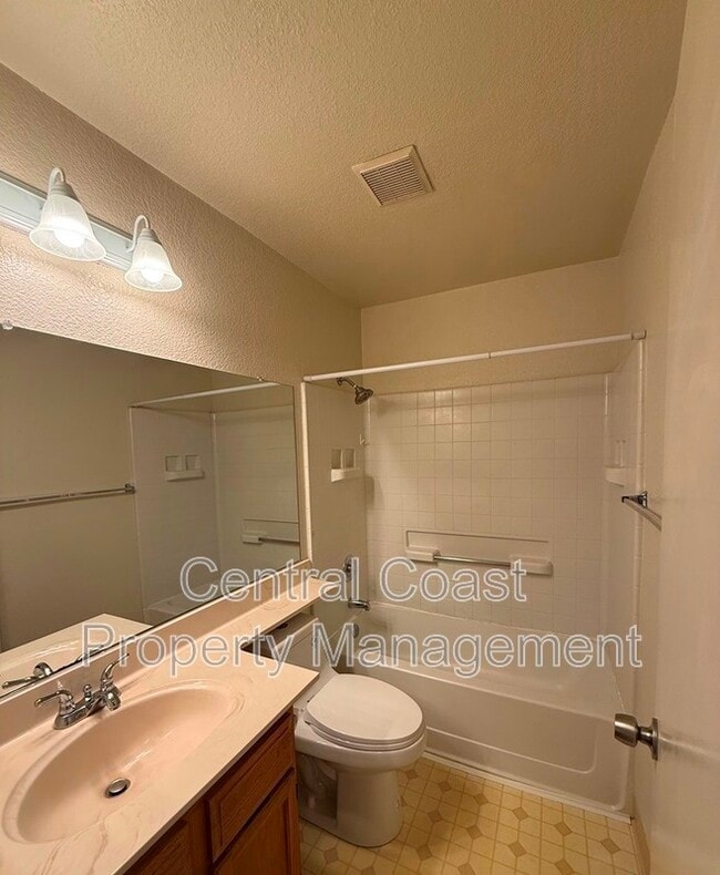 Building Photo - 161 Pebble Pl